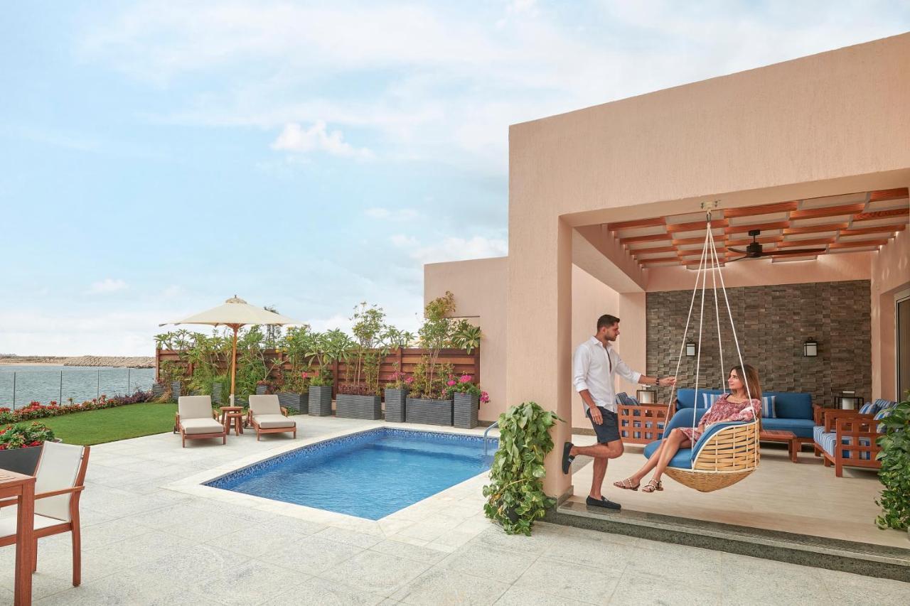 Four Seasons Hotel Alexandria At San Stefano Esterno foto A pool at the resort