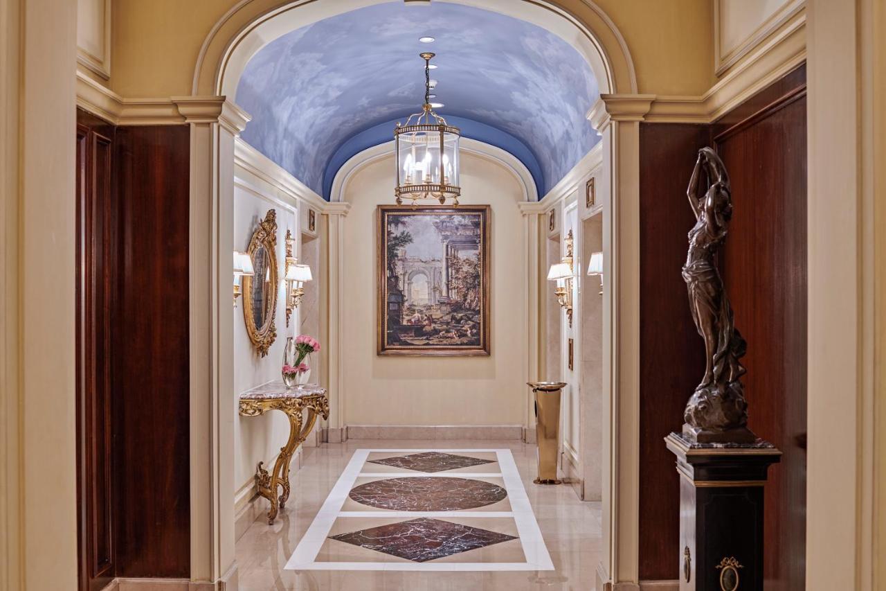 Four Seasons Hotel Alexandria At San Stefano Esterno foto A hallway in the hotel